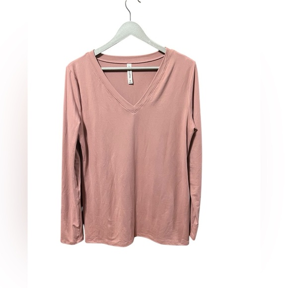 🟣Zenana Outfitters Mauve Long Sleeve V-Neck Top – Size 1X. - Picture 1 of 4